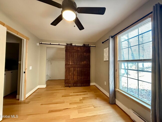 Building Photo - 5 Church St