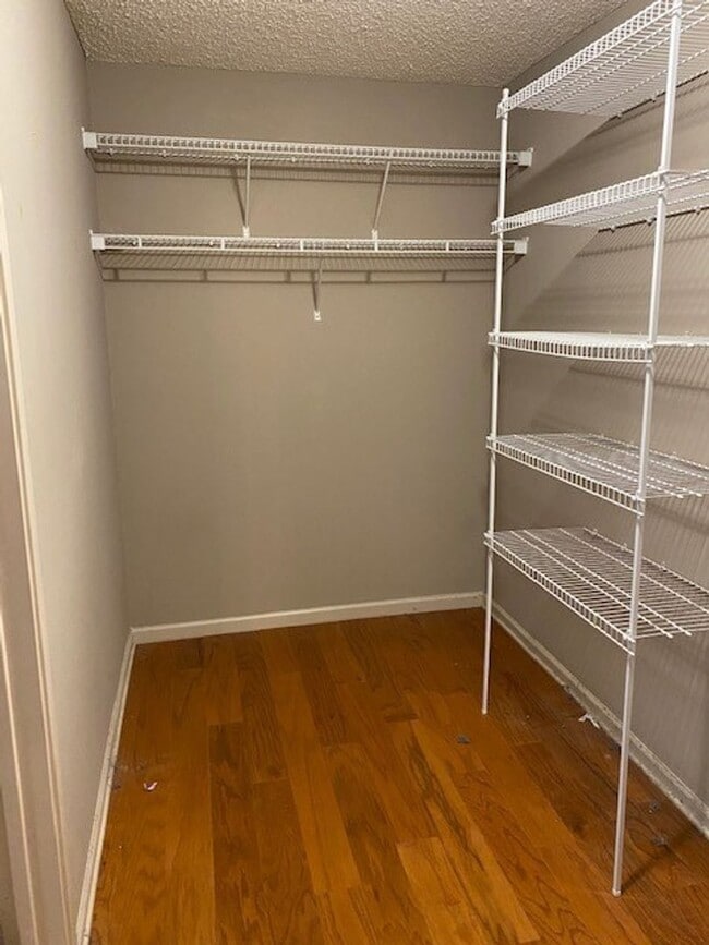 Building Photo - Cozy 2 Bed 2 Bath Condo Available Fall 2025!