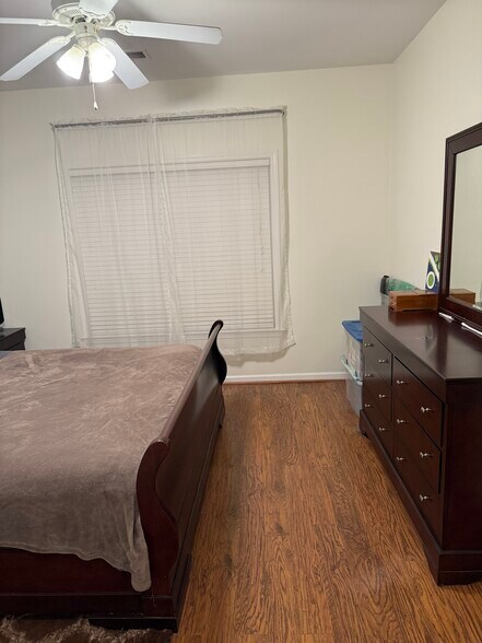 Building Photo - 1755 Central Park Rd