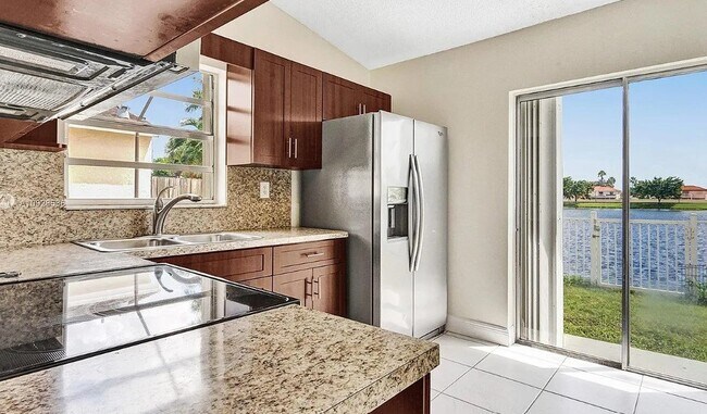 Building Photo - 8560 NW 193rd Ln