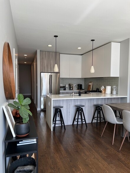 Kitchen - 1534 W Cortez St