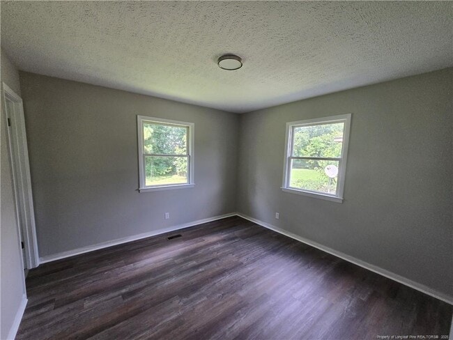 Building Photo - 303 Cartwright Dr