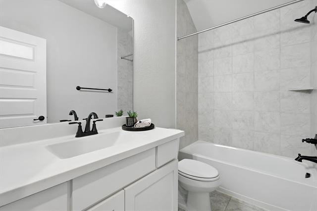 Building Photo - 2605 Thornhill Ln