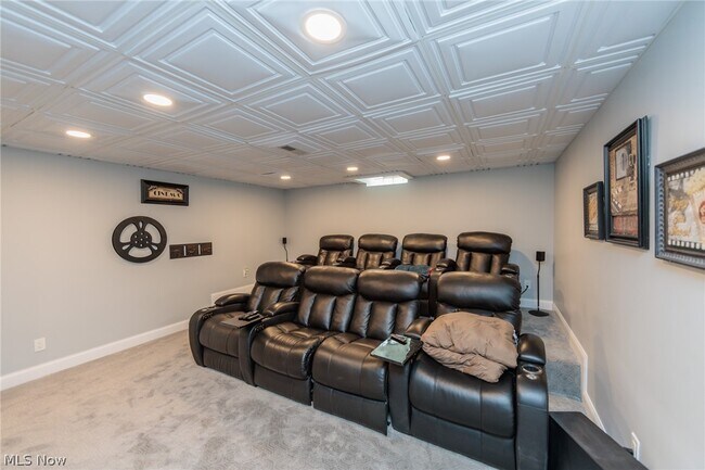 Building Photo - 30 Cableknoll Ln