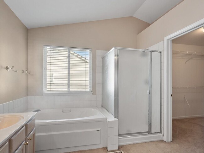 Building Photo - 2607 Flagstone Cir