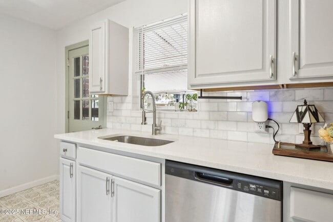 Building Photo - 1007 Brierfield Dr
