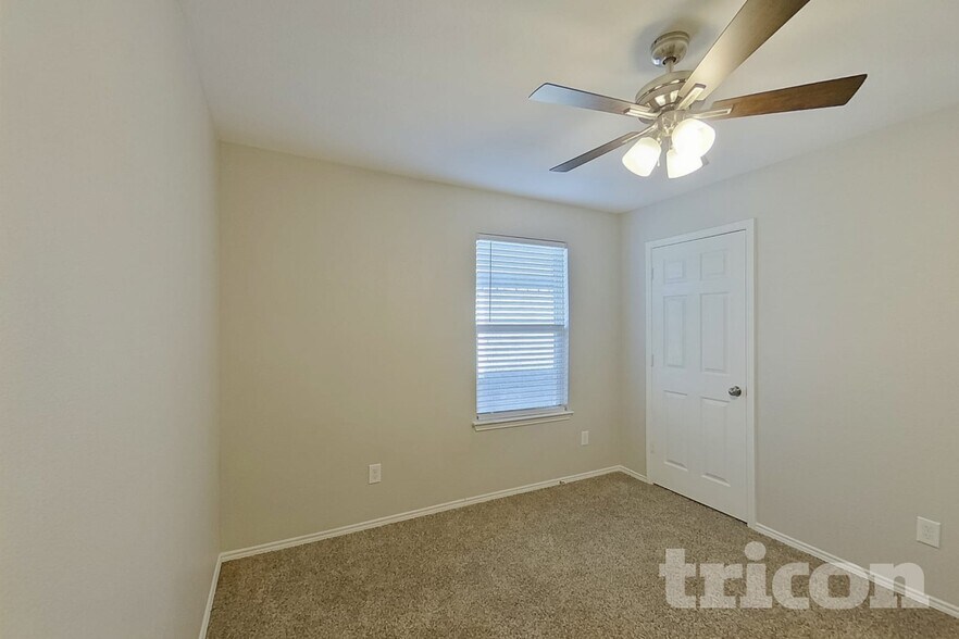 Building Photo - 1500 Abby Creek Dr