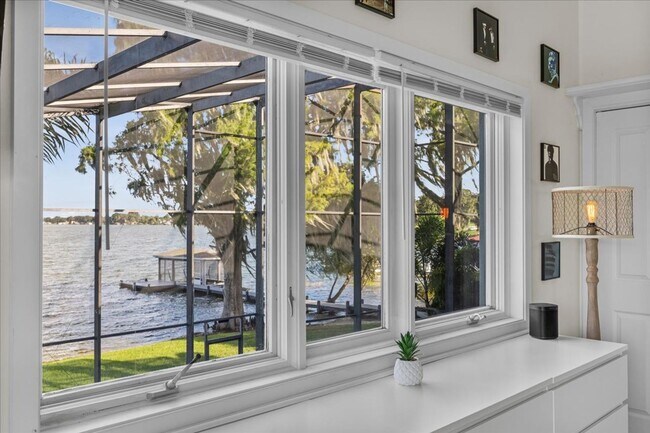 Building Photo - 3824 Gaines Dr