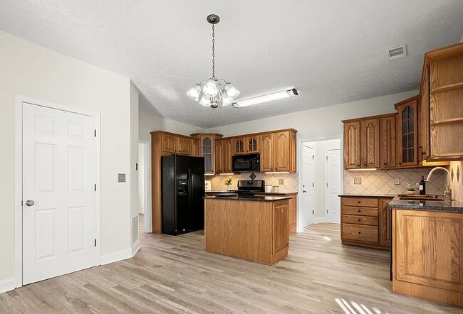 Building Photo - 4235 Marjorie Rd SW