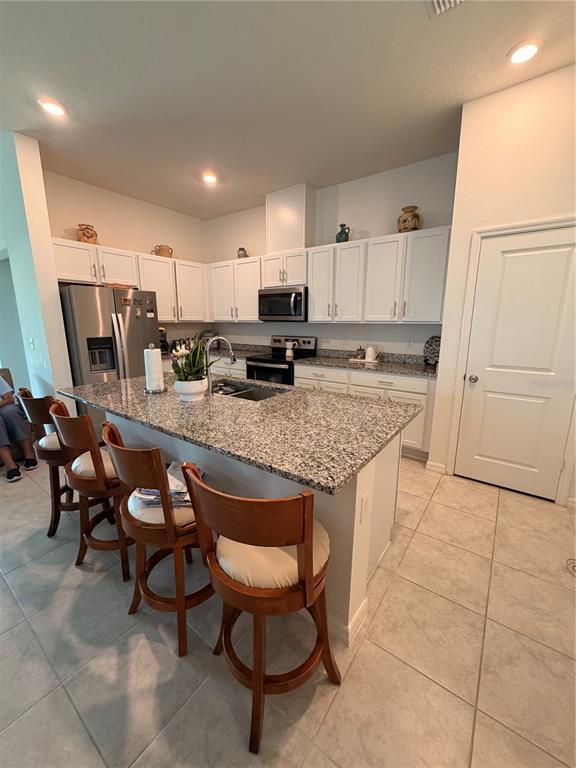 Building Photo - 9051 Oscraft Dr