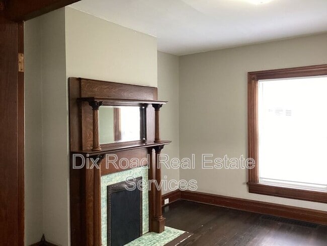 Building Photo - 335 Watervliet Ave
