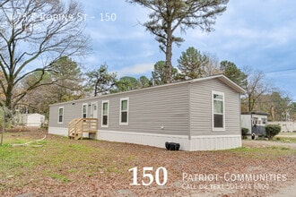 Building Photo - 475 E Robins St