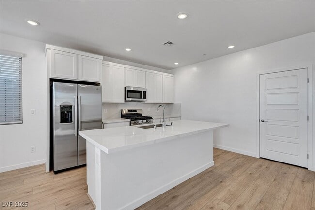 Building Photo - 1498 Marsh Bird St