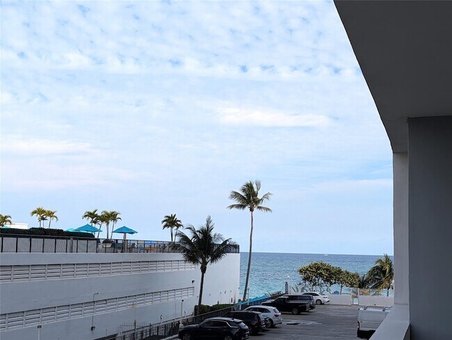 Building Photo - 4250 Galt Ocean Dr