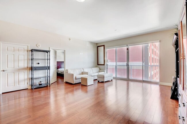 Primary Photo - HIGHRISE DOWNTOWN, FULLY FURNISHED!