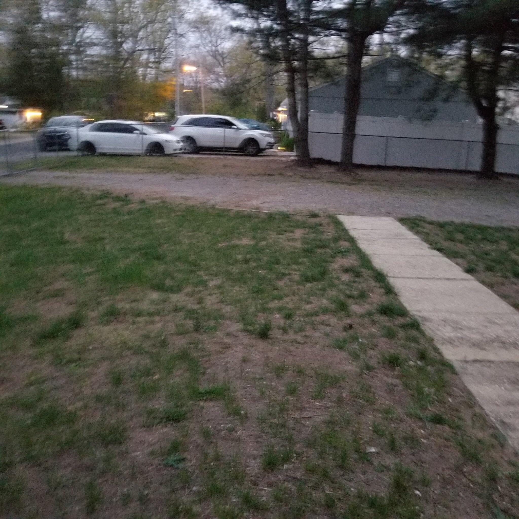 Building Photo - 332 Dennis Ave