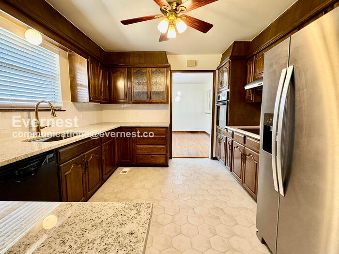 Building Photo - 11811 E 91st St