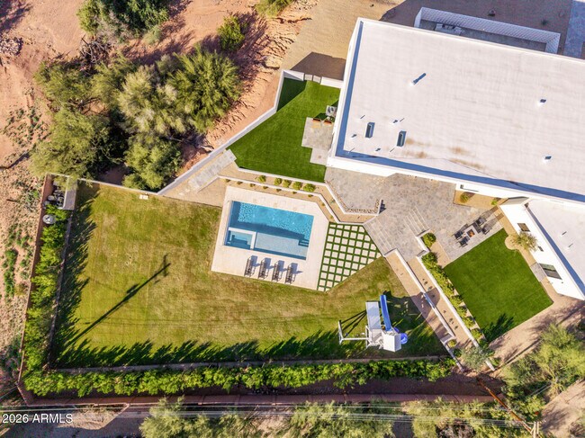 Building Photo - 4905 E White Gates Dr