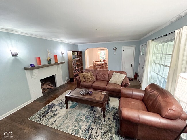 Building Photo - 5805 Norwaldo Ave