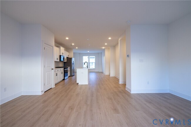 Building Photo - 15309 Sunray Aly