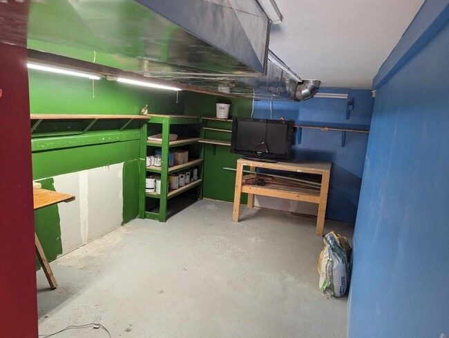 Building Photo - CS-129 W Main Street