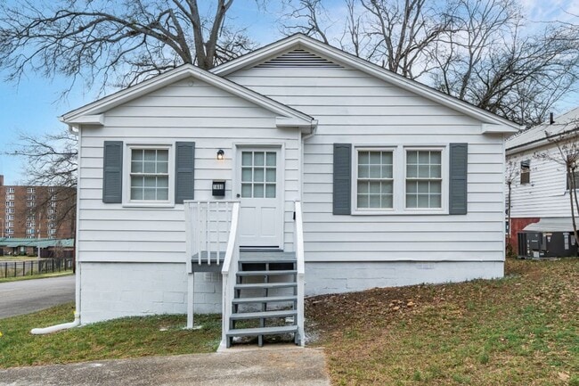 Primary Photo - Stunning Bessemer Home on a Corner Lot wit...