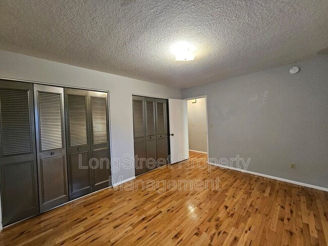 Building Photo - 4618 NE Broadway