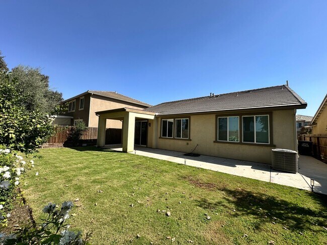 Building Photo - 4306 W Lark Ave
