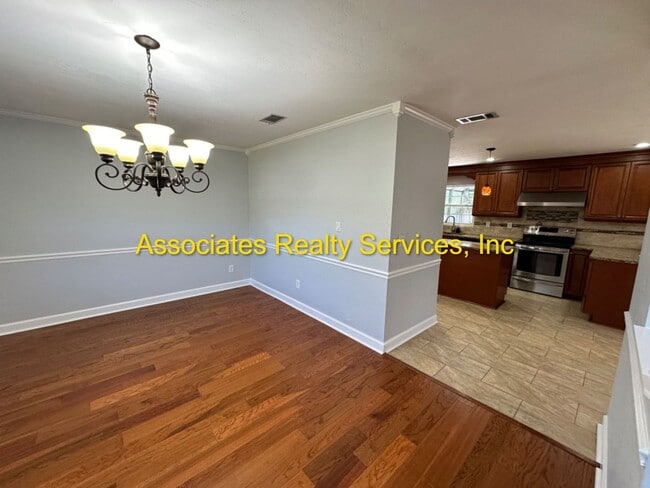 Building Photo - Beautiful Large Home with Screened Pool in Buckingham West!