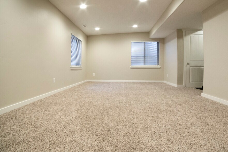 Building Photo - 2666 W Cottonwood Dr