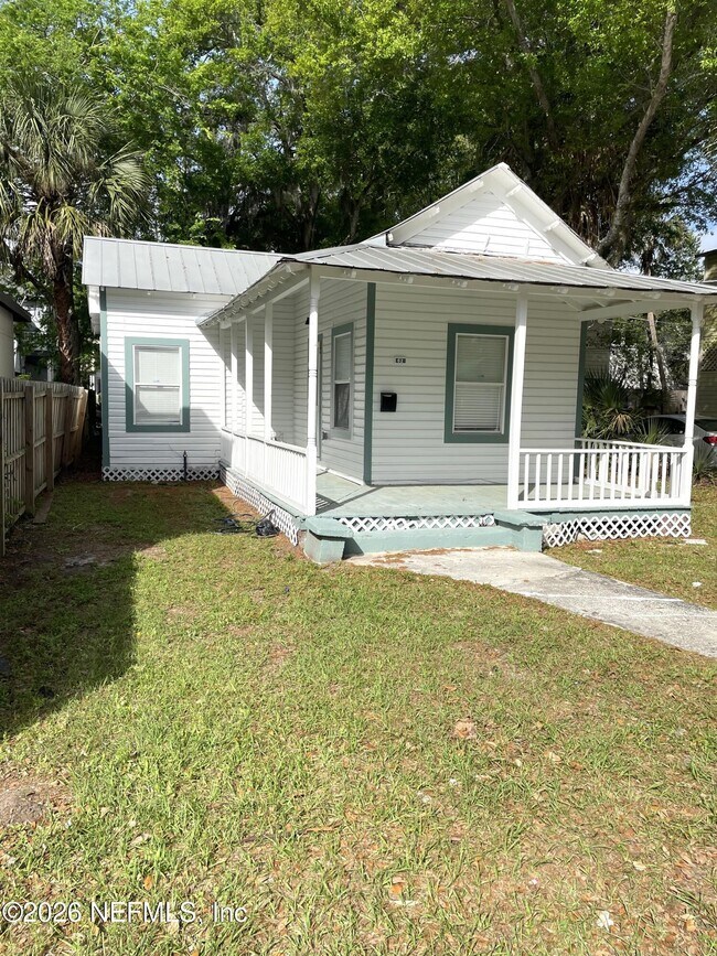 Building Photo - 62 Dumas St