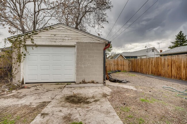 Building Photo - Remodeled Brick Bungalow in Denver's Globe...