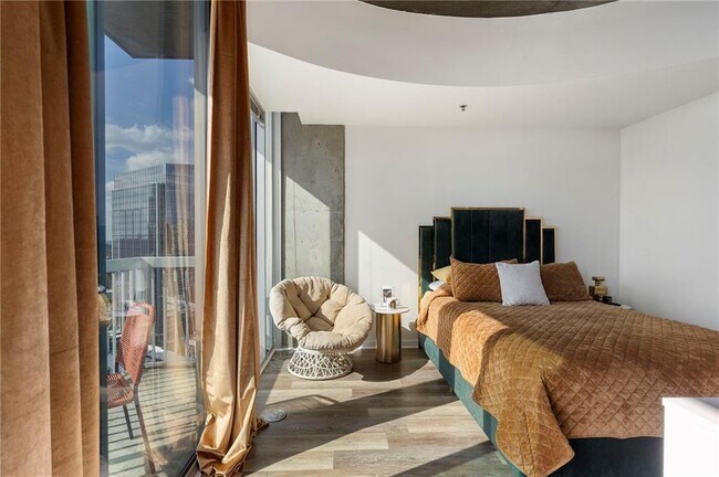 Building Photo - 3324 Peachtree Rd NE