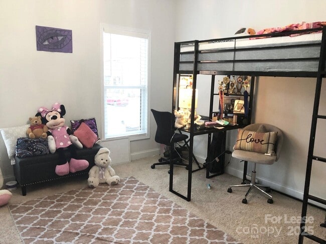 Building Photo - 10181 Meeting House Dr NW