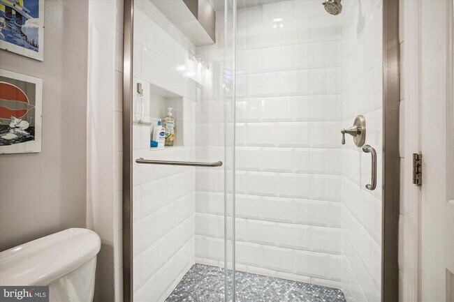 Building Photo - 821 Church St