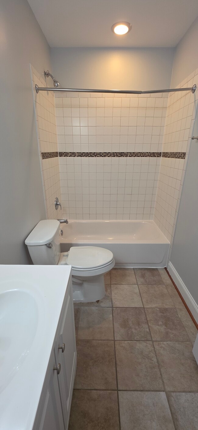 Building Photo - 839 Whitelock St