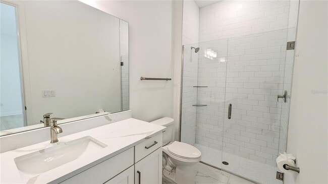 Building Photo - 15614 Vetta Dr