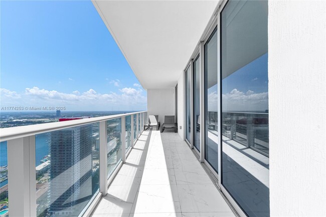 Building Photo - 4010 S Ocean Dr