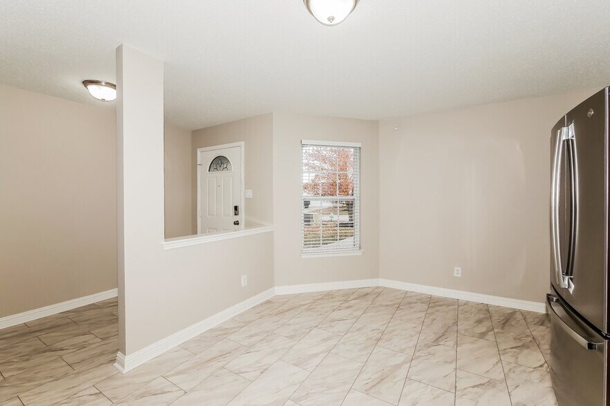 Building Photo - 8310 Weathervane Cir