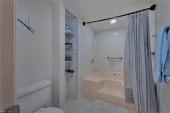 Building Photo - 15161 Cedarwood Ln