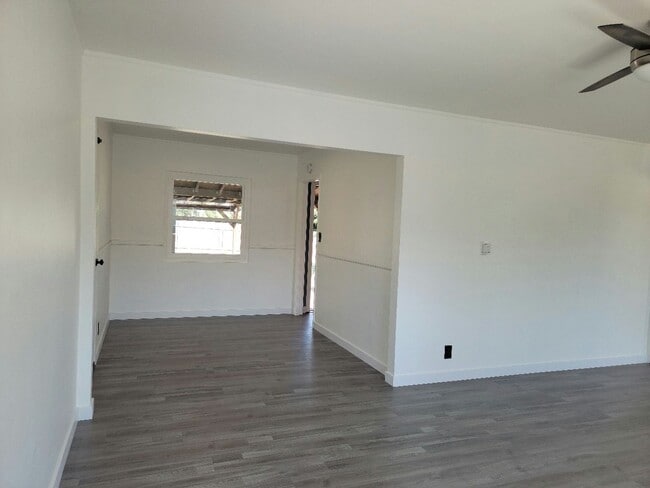 Building Photo - Renovated 2bd/1bth Single Family Home in R...