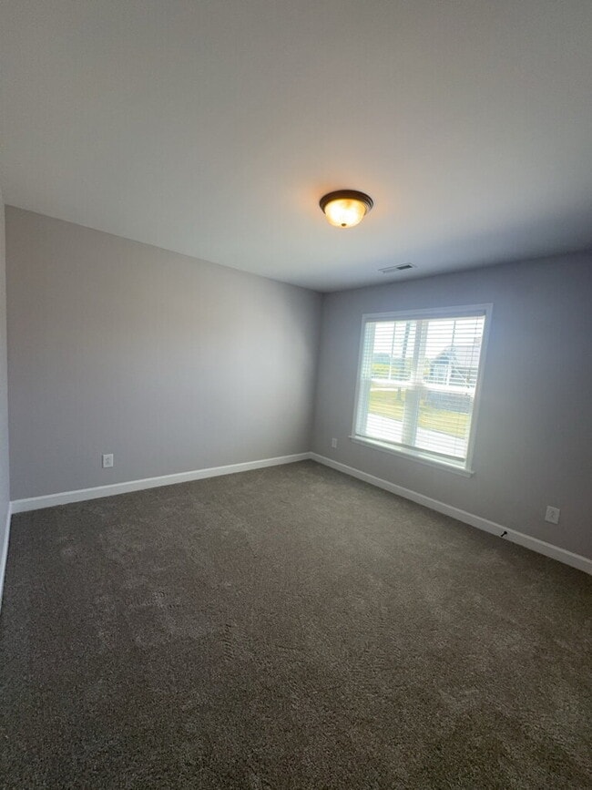 Building Photo - 1115 Westmoreland Dr