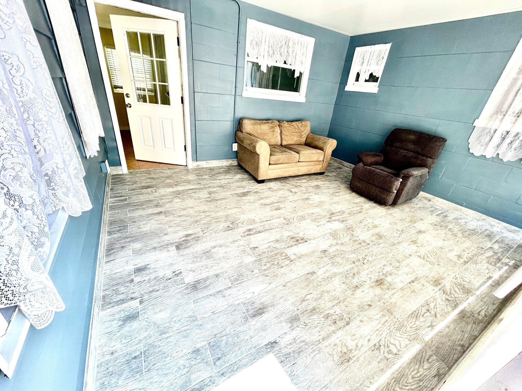 Building Photo - 3318 Boca Ciega Dr N