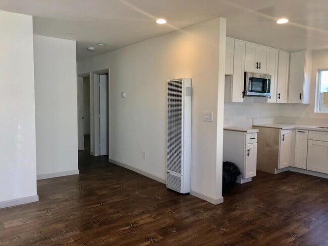 Building Photo - 3775 Teak St