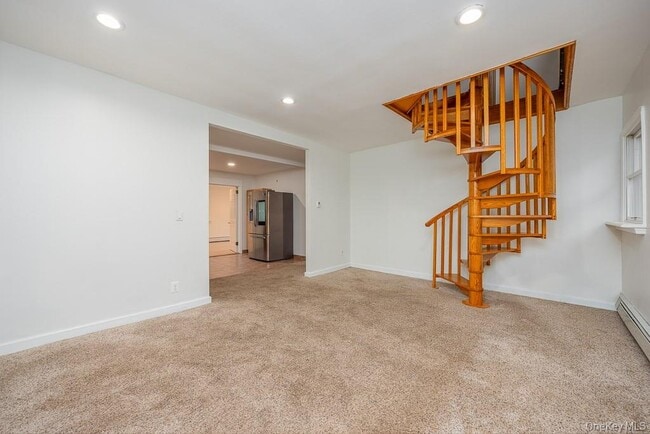 Building Photo - 17 Old Lake Rd