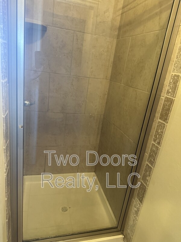 Building Photo - 8113 Waters Edge Way