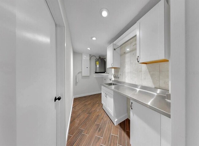 Building Photo - 5435 Drinkard Dr