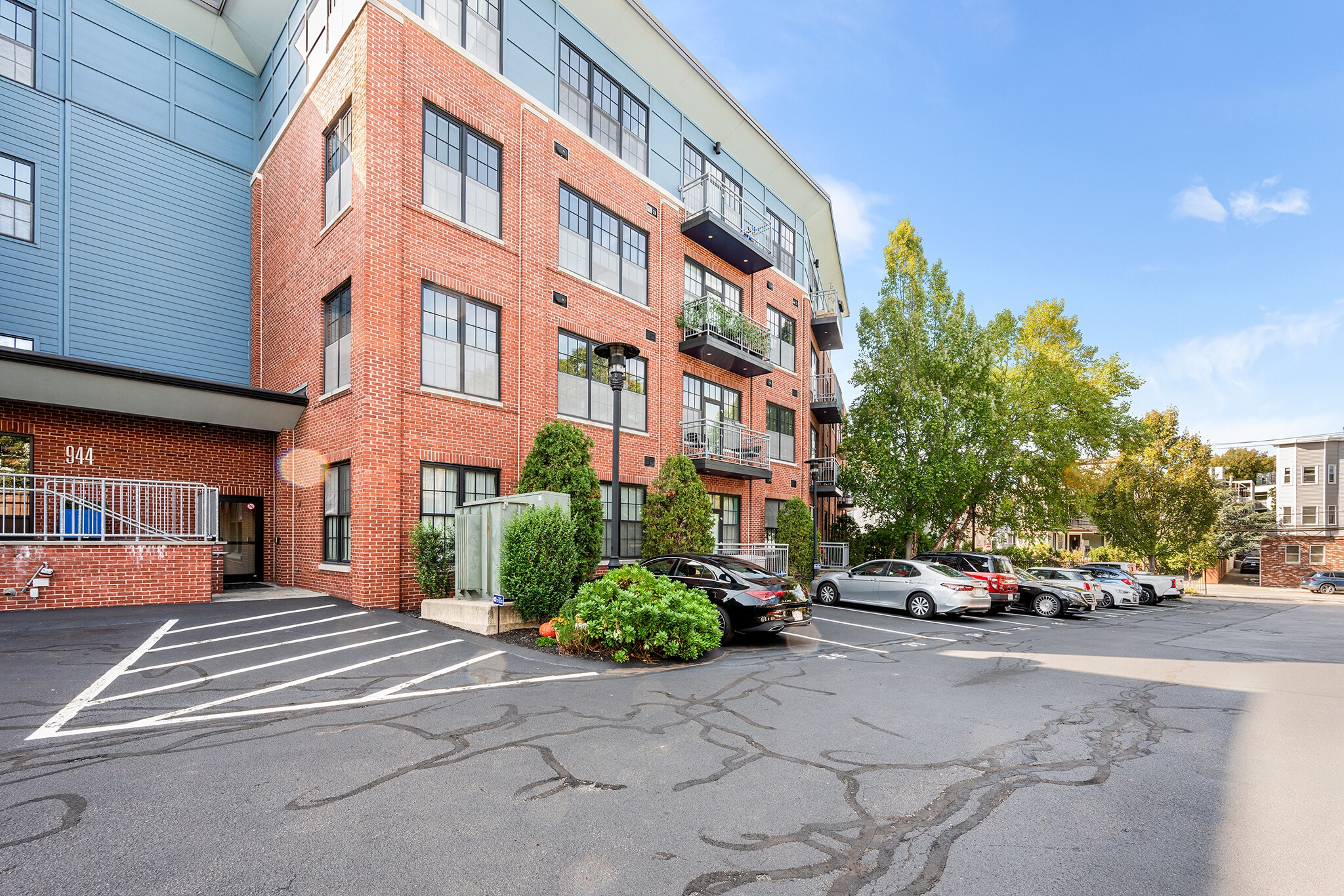 Building Photo - 944 Dorchester Ave