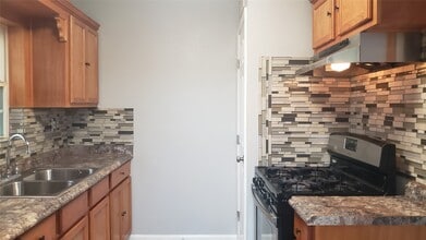 Building Photo - 7715 Glover St