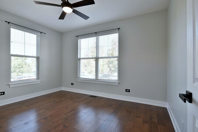 Building Photo - 982 Indigo Ct